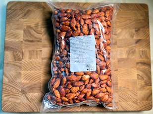 Ведро Ржаные гренки со вкусом Лечо (1 кг): Миндаль ж/с со вкусом 