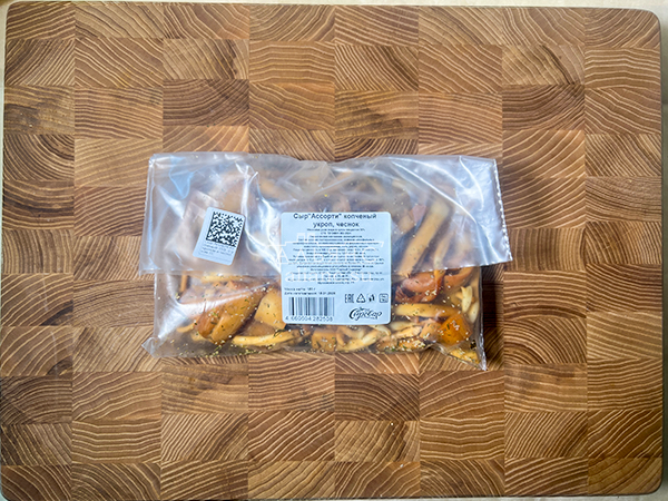 Сыр 150 гр ГОРНЫЙ СЫРОВАР (Ассорти копчёный с укропом и чесноком) в Тюмени